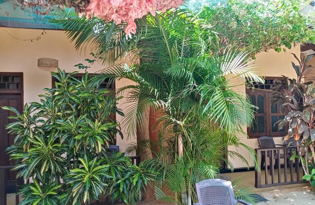 Surf & Relax Inn Arugambay