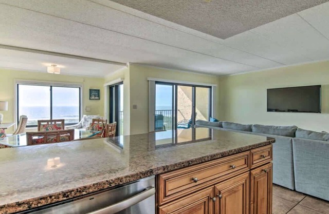 Surf's Edge 305 Pet Friendly