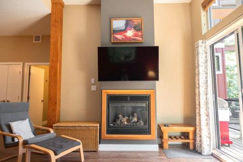 Surfers' Nest - Waterfront home in Ucluelet