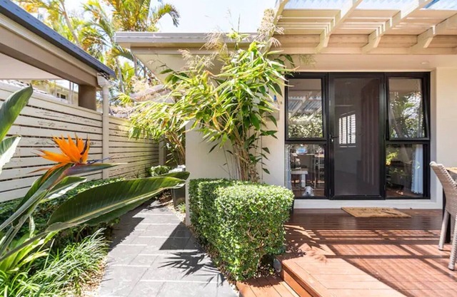 Surfers Regatta Waters - Pet-Friendly Private Oasis