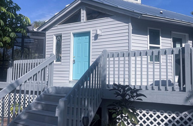 Surrounded by Nature - 28 Day Rental - completely renovated after Hurricane Ian.