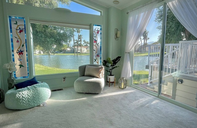 Swan Lake House and Hot Spring Mineral Pools
