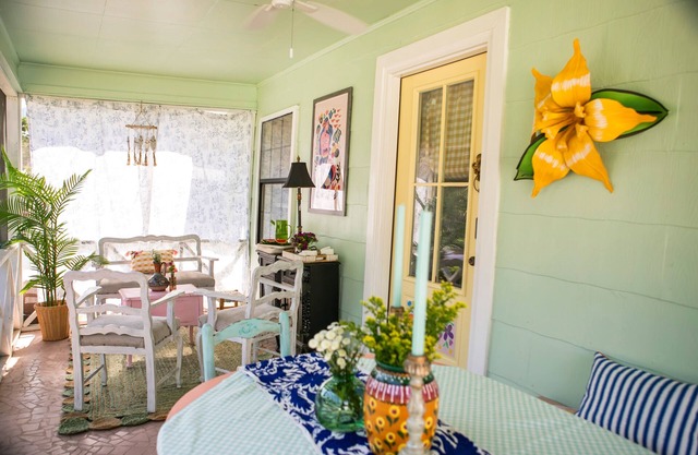 Sweet Coastal Cottage - Available for Crusin' the Coast!