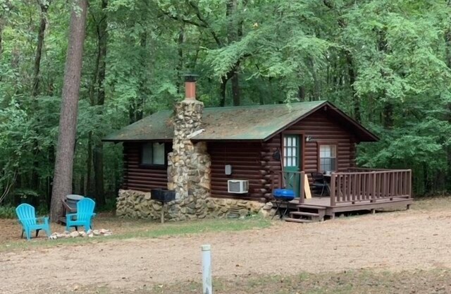 Sweet Pea 1 Bedroom sleeps 4, w/Stocked Fishing pond, NEAR the lake!