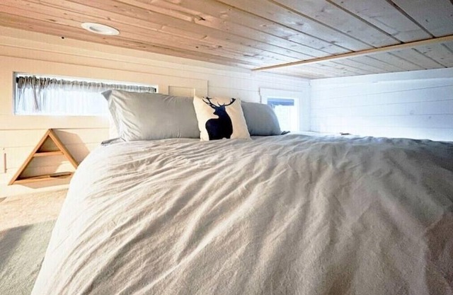 Sweet Tiny Home on Blueberry Farm close to Ocean