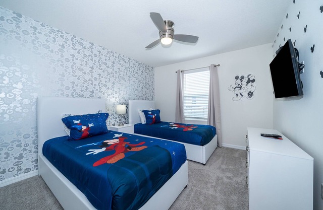 Sweet Townhouse 4Beds/3Baths/Pool/18Min Disney