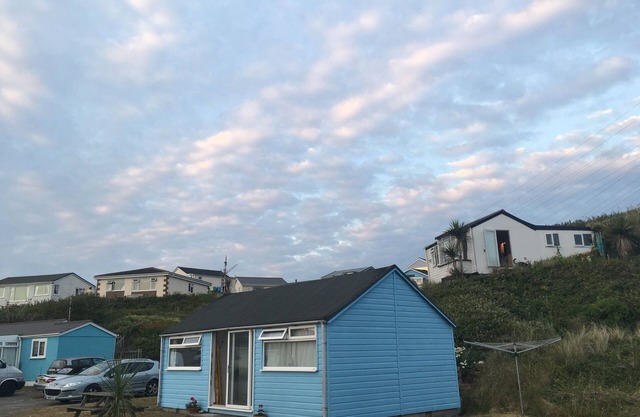 Sweet wooden chalet on the dunes by Hayle beach - 3 miles of golden sand