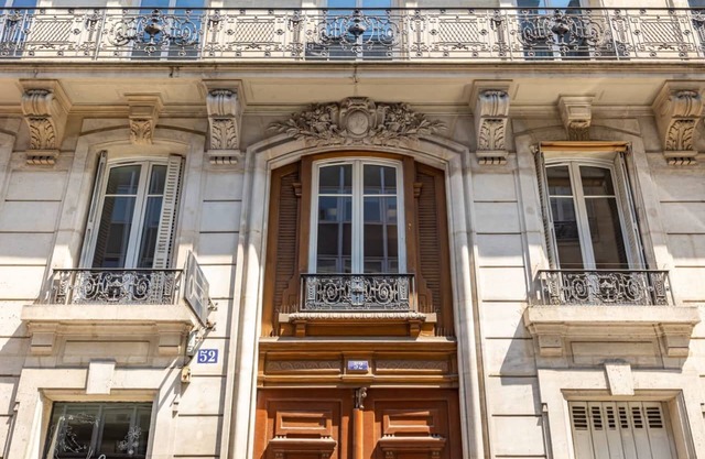 Sweett | Ponthieu I - Three Bedroom Apartment, Sleeps 8