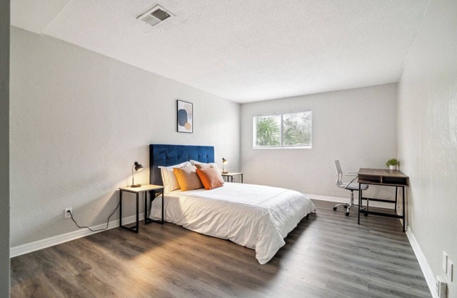 Sweetwater 5B I Beautiful 1Bd Apt I Free Parking
