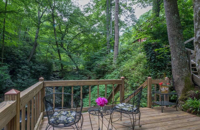 Swim, Fish And Hike Without Leaving The Property!