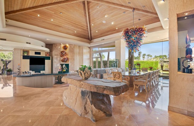 SWIM UP POOL BAR/SPA, POOL TABLE,6 EN SUITES, PING PONG, PUTTING GREEN 227370