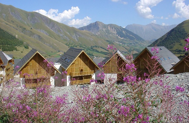 Sybelles Ski Area | Sleeps 6 | Ski-in Paradise