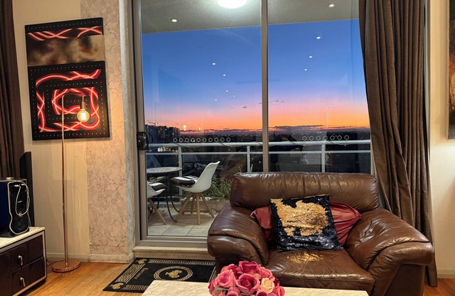 Sydney Penthouse 1King Bed Queen Bed Extra Queen available Service Guarantee
