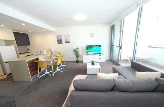 Sydney wentworth point 2bed close SYD Olympic park