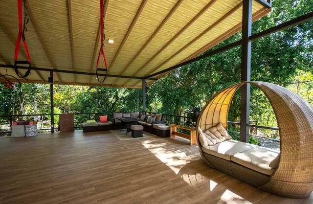 Synergy Retreat Center: Luxurious, with pool, river and expansive 360° Yoga Deck