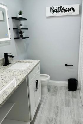 T&K modern spot 151