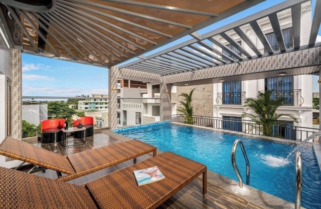 T P Villa