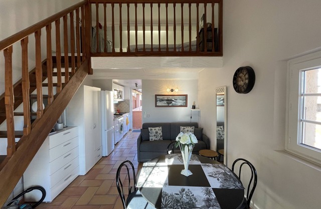T2 duplex 4*, renovated, facing the beach Nartelle.Clim/wifi fiber