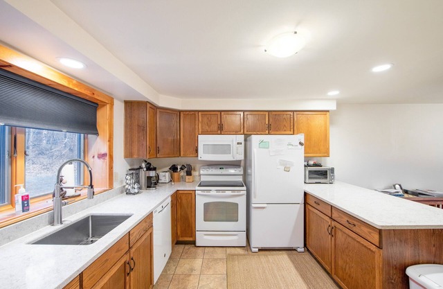 Tahawus 74I - A Cozy Adirondack Retreat 2 Bedroom Townhouse by The Summit at Gore Mountain