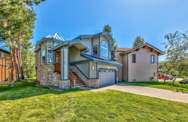 Tahoe Keys Breeze - Ski Lease, On Water w/Boat Dock, Hot Tub, 30-90 days!