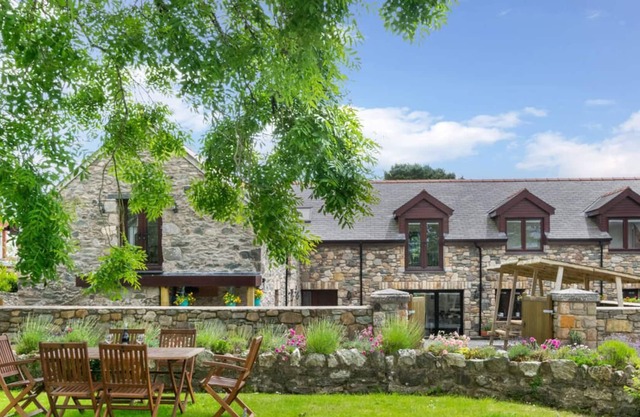 Tai Marian Group Cottages