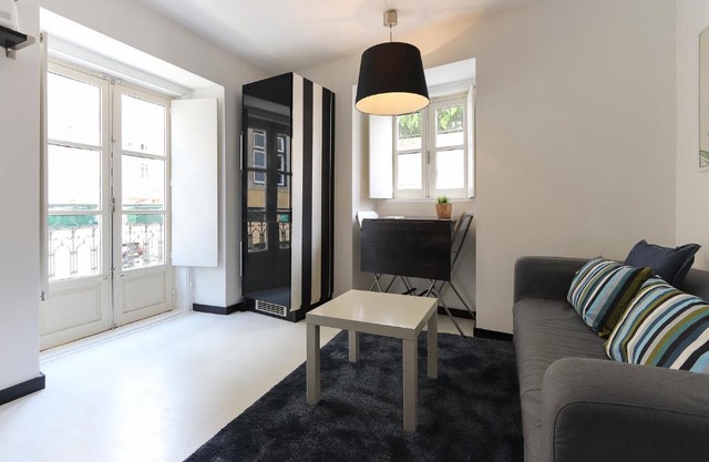Tailor Made Flat in Central Bairro Alto