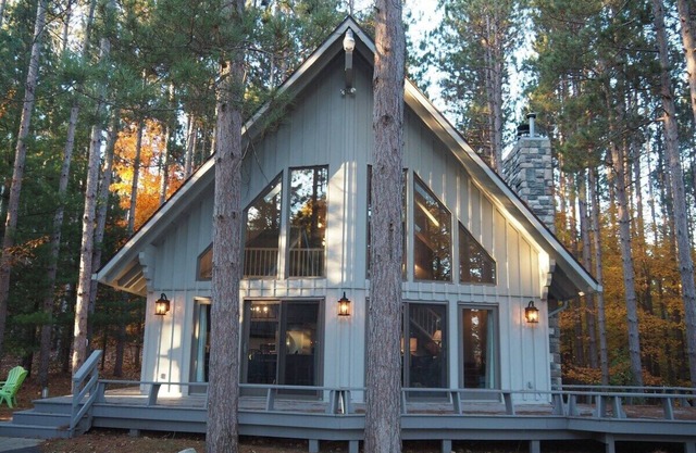 Tall Pines Escape - Large and Luxurious!