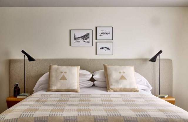 Tälta Lodge, a Bluebird by Lark | Deluxe King | Ski Lockers and Bike Shed