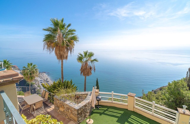 Tamango Hill Alcazaba B by Casasol