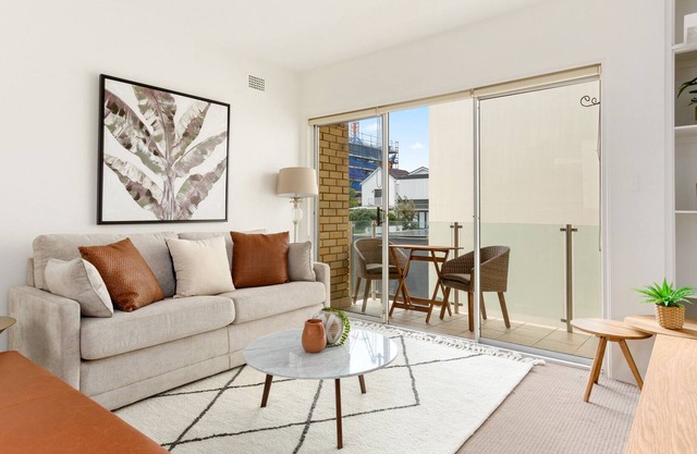Tamarama Beachside Retreat with Views