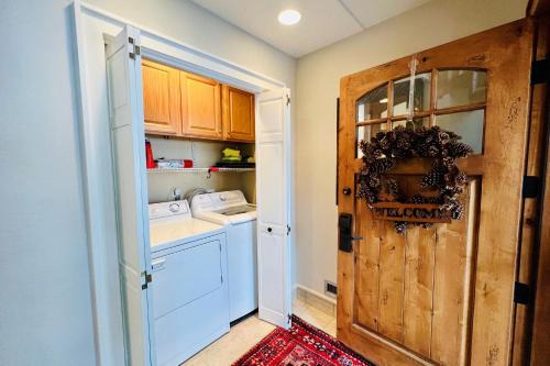 Tamarron Villa - Alpine Skiing, Cross-Country Skiing, Mtn Views, Golf, Bike, Pool, Hot Tub