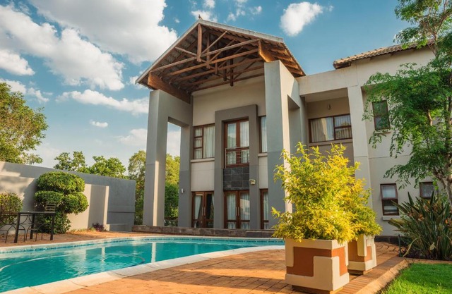 Tamboti Guest Lodge