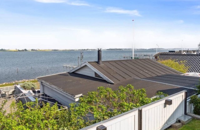 "Tameka" - 10m to the inlet by Interhome