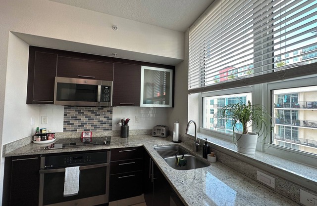 Tampa Downtown King Suite suite with city view balcony