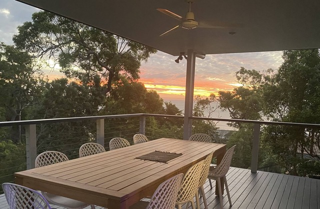 Tangalooma Fun for Friends and Family large house, two decks and pool table