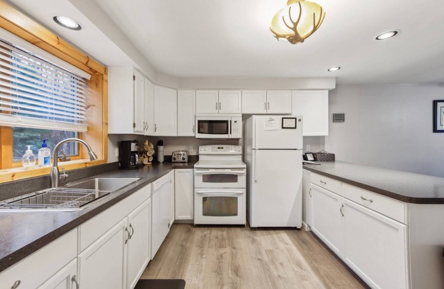 Tannery 64h - Family Retreat With Modern Comforts 3 Bedroom Townhouse by The Summit at Gore Mountain