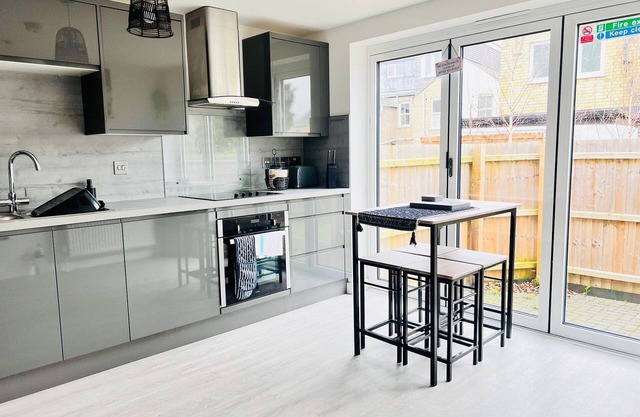 Tanzanite Apartment in Cambridge