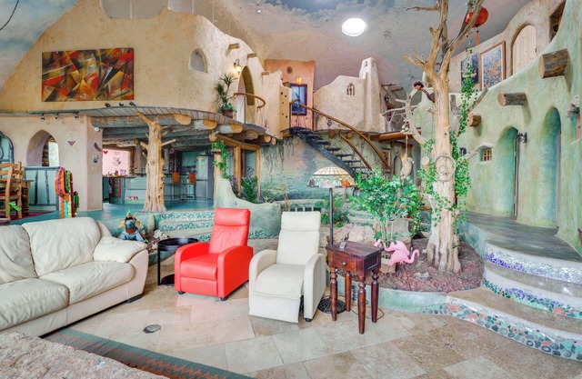 Taos Dome Home w/Hot Tub, Fireplace + Mntn Views!