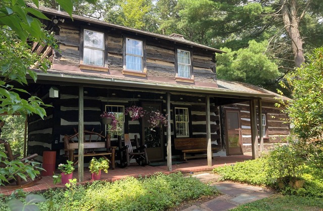 Tarry Moore Cottage . on Foxburg's historic fairways