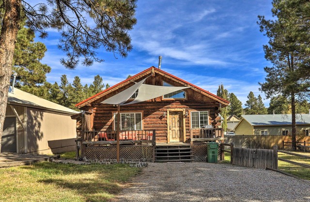 Tasteful Log Cabin Retreat on Lake Pagosa!