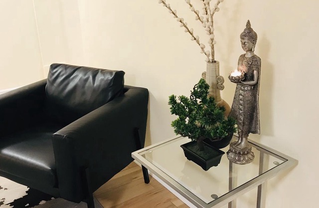 Tastefully decorated spacious apartment Burlington