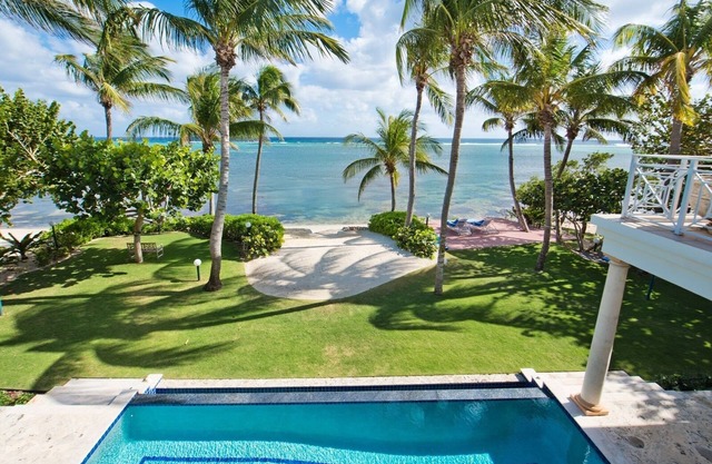 Tatenda: Estate Villa w/Private Pool, Balcony Suites, Paddle Boards & Snorkeling