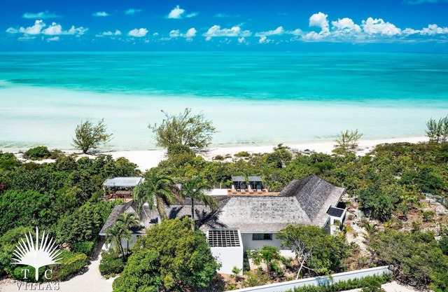 TC Villas/Six Turtles/Luxury Beachfront Villa on Taylor Bay Beach
