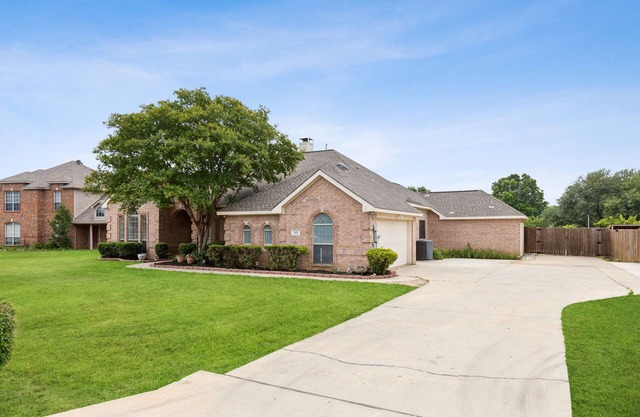 TCH - Cozy 4bd/2ba in Shady Shores with Workspace