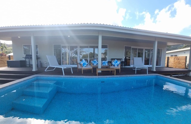 Te Aro Villa 1nBrand new 3 brm villa with pool in Muri.