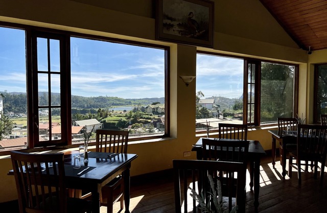 Tea Bush Hotel - Nuwara Eliya