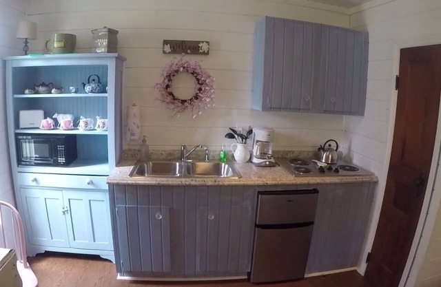 Tea For Two centrally located within the Hocking Hills