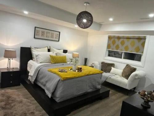 Tehreem's Luxurious Private Bedroom En Suite