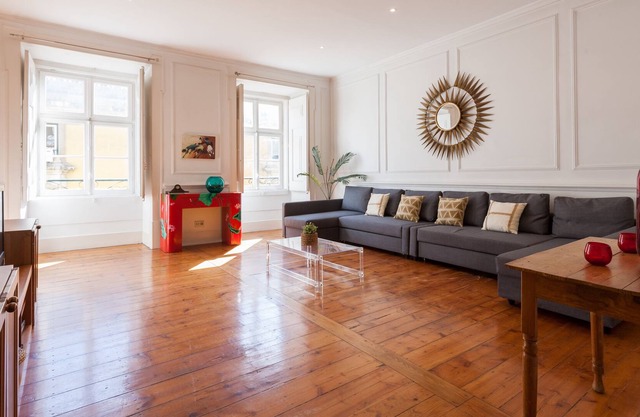 Tejo Vintage Three-Bedroom Apartment - by LU Holidays