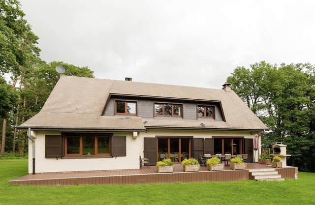 Tenneville Villa with Sauna